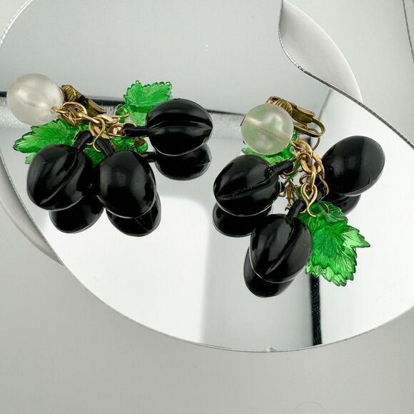 Vintage Lucite Black Plum Clip-On Earrings Summer Fruit - Picture 1 of 7